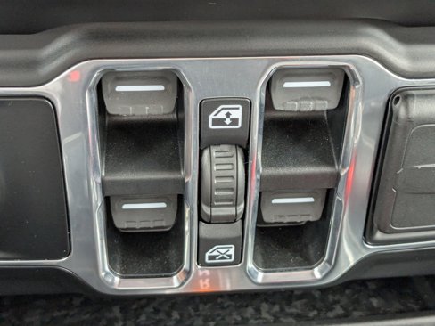 Used 2020 Jeep Gladiator Overland w/ Popular Equipment Package image 24