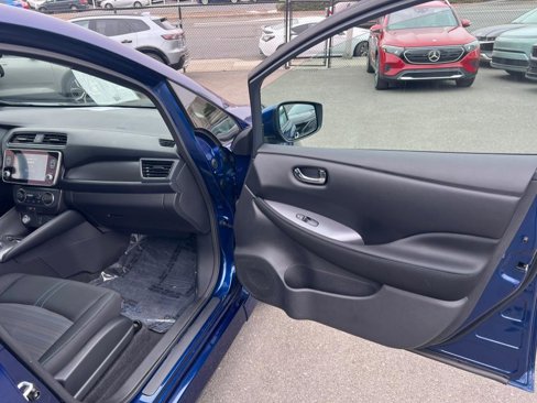 Used 2025 Nissan Leaf S image 36