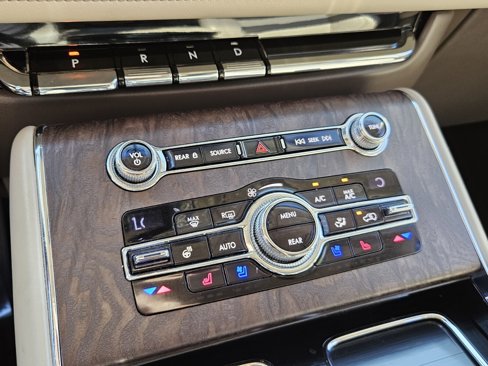 Used 2020 Lincoln Aviator Reserve w/ Elements Package Plus image 28