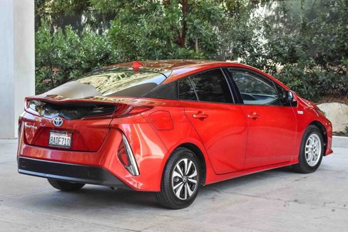 Used 2017 Toyota Prius Prime Premium image 6