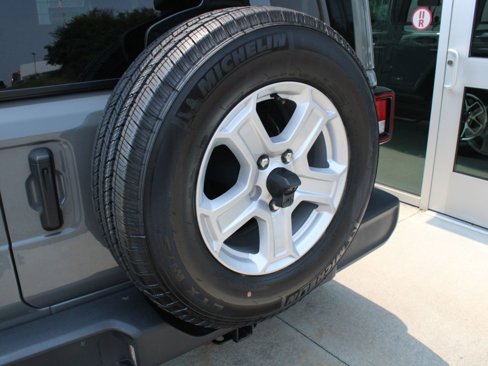 Certified 2022 Jeep Wrangler Unlimited Sport w/ Sun And Sound Package image 39