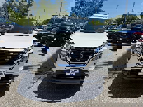 Used 2022 Nissan Rogue SV w/ SV Premium Package image 8