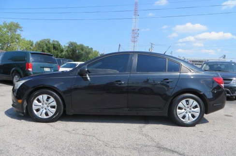 Used 2013 Chevrolet Cruze LS image 9