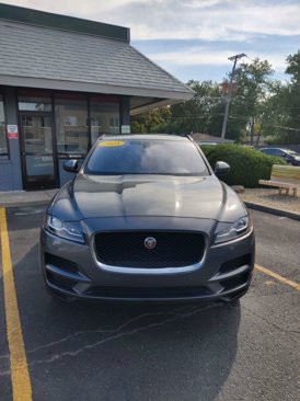 Used 2018 Jaguar F-PACE Prestige image 2