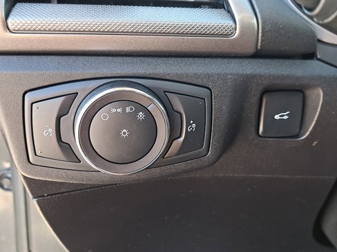 Used 2019 Ford Fusion SE image 28