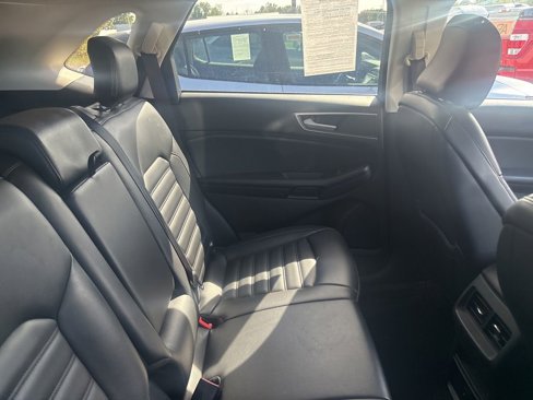 Used 2023 Ford Edge SEL image 4