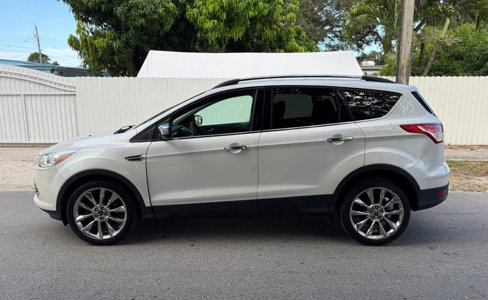 Used 2016 Ford Escape SE w/ SE Chrome Package image 3