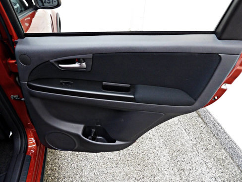 Used 2013 Suzuki SX4 AWD Hatchback image 12