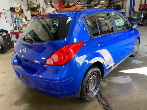 Used 2011 Nissan Versa 1.8 S w/ Plus Pkg image 4