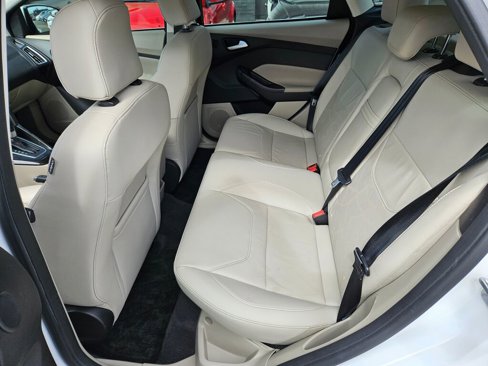 Used 2015 Ford Focus Electric Hatchback w/ Exterior Protection Package image 18