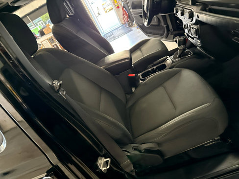 Used 2021 Jeep Gladiator Sport image 46