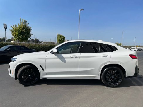 Used 2023 BMW X4 xDrive30i w/ M Sport Package image 3