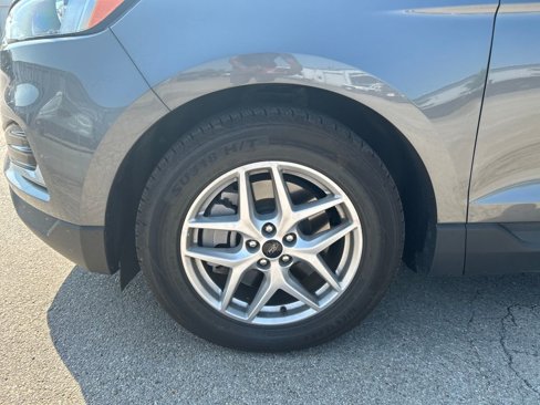 Certified 2024 Ford Edge SEL image 9