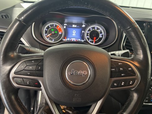 Used 2019 Jeep Cherokee Limited w/ Luxury Group image 25