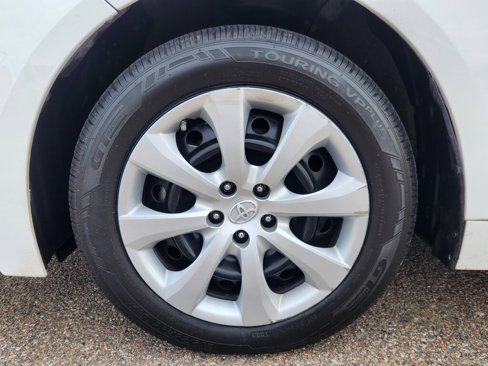 Used 2022 Toyota Corolla LE image 14