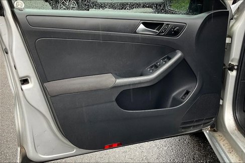 Used 2011 Volkswagen Jetta S image 19