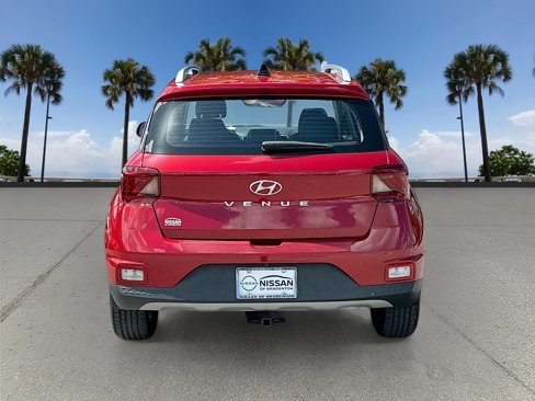 Used 2022 Hyundai Venue Limited image 6