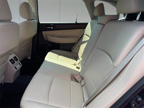 Used 2018 Subaru Outback 2.5i Limited image 9
