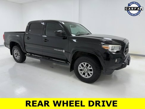 Used 2017 Toyota Tacoma SR5 image 1