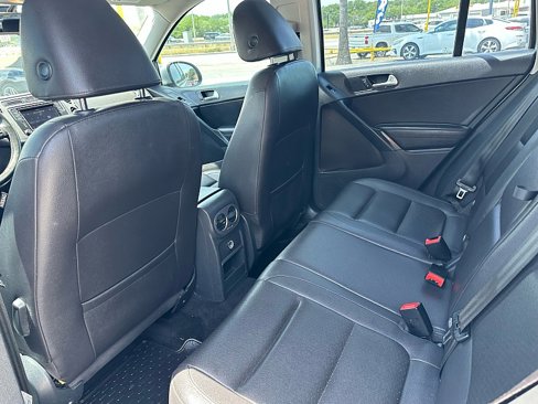 Used 2017 Volkswagen Tiguan S image 21