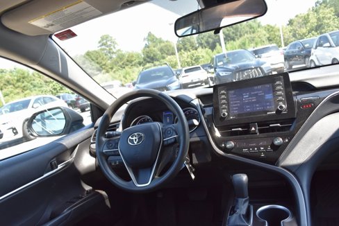 Used 2022 Toyota Camry LE image 19