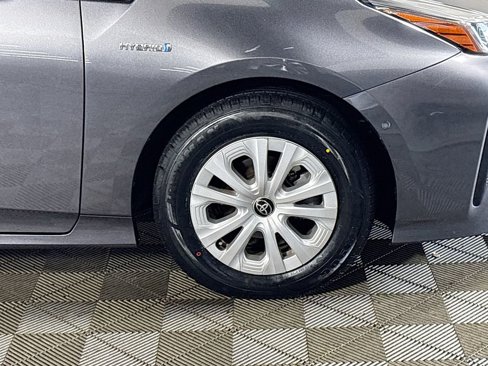 Used 2021 Toyota Prius LE image 22