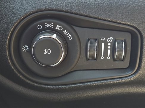 Used 2019 Jeep Renegade Altitude w/ Quick Order Package 2XM image 24
