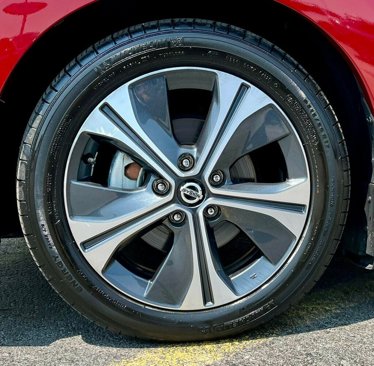 Used 2021 Nissan Leaf SV image 32