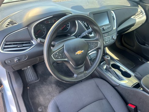 Used 2017 Chevrolet Malibu LT image 18