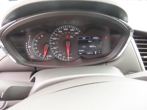 Used 2020 Chevrolet Trax LT w/ LT Convenience Package image 8