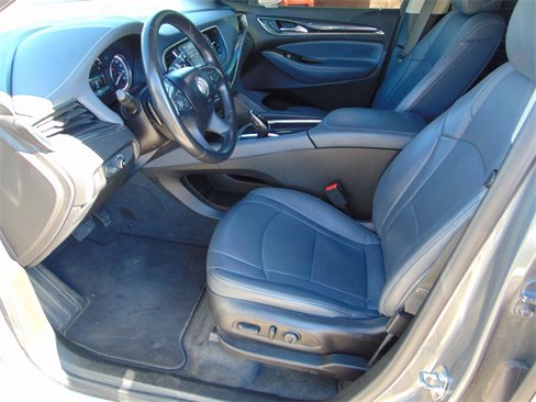 Used 2019 Buick Enclave Essence image 10
