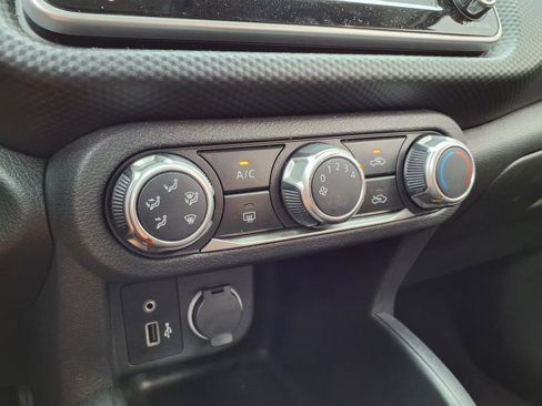 Used 2021 Nissan Kicks S image 14