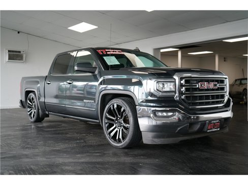 Used 2017 GMC Sierra 1500 SLE w/ SLE Value Package image 1