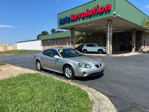 Used 2007 Pontiac Grand Prix w/ Sun And Sound Package image 2