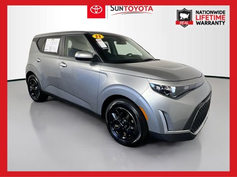 Used 2023 Kia Soul LX w/ LX Technology Package image 1