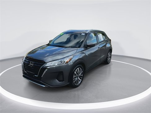 Used 2024 Nissan Kicks SV image 3
