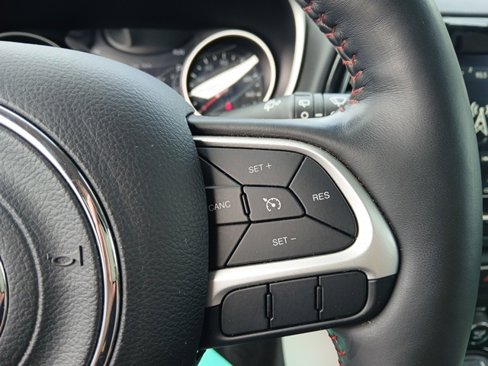 Used 2018 Jeep Compass Limited w/ Navigation Group image 27