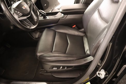 Used 2019 Cadillac XT5 Luxury w/ LPO, Black Ice Package image 12