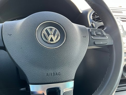 Used 2012 Volkswagen Tiguan SE image 21