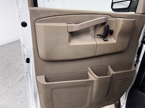 Used 2018 GMC Savana 2500 Extended w/ Driver Convenience Package image 9