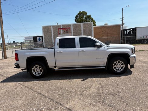 Used 2017 GMC Sierra 1500 SLE w/ SLE Value Package image 4