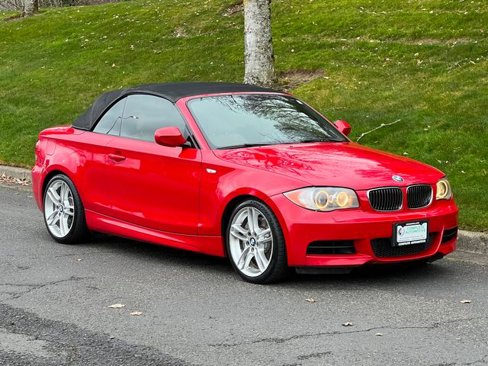 Used 2011 BMW 135i Convertible image 10