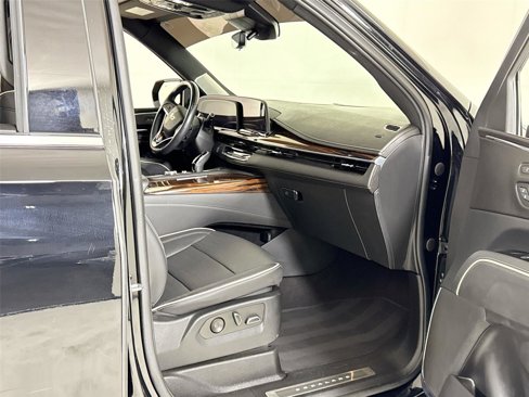 Used 2022 Cadillac Escalade Premium Luxury w/ Performance Package image 32