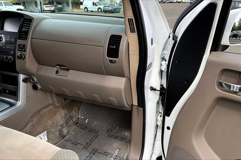 Used 2012 Nissan Pathfinder SV image 18