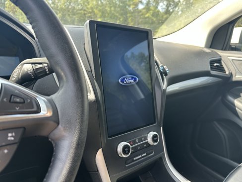 Used 2023 Ford Edge SEL image 16