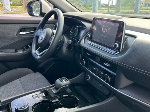 Used 2023 Nissan Rogue SV image 28