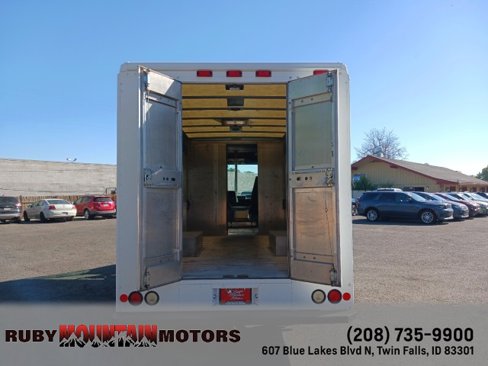 Used 2011 Ford E-450 and Econoline 450 Super Duty w/ Air Conditioning Prep Pkg image 19
