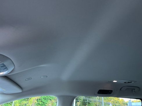 Used 2022 Chrysler Voyager LX image 23