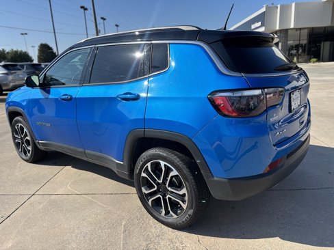 Used 2023 Jeep Compass Limited image 5