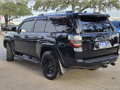 Used 2021 Toyota 4Runner SR5 Premium image 3